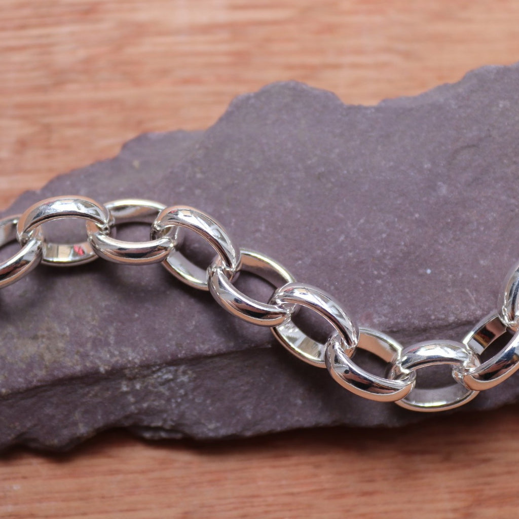 Oval Belcher Bracelet - Aspire Jewellery