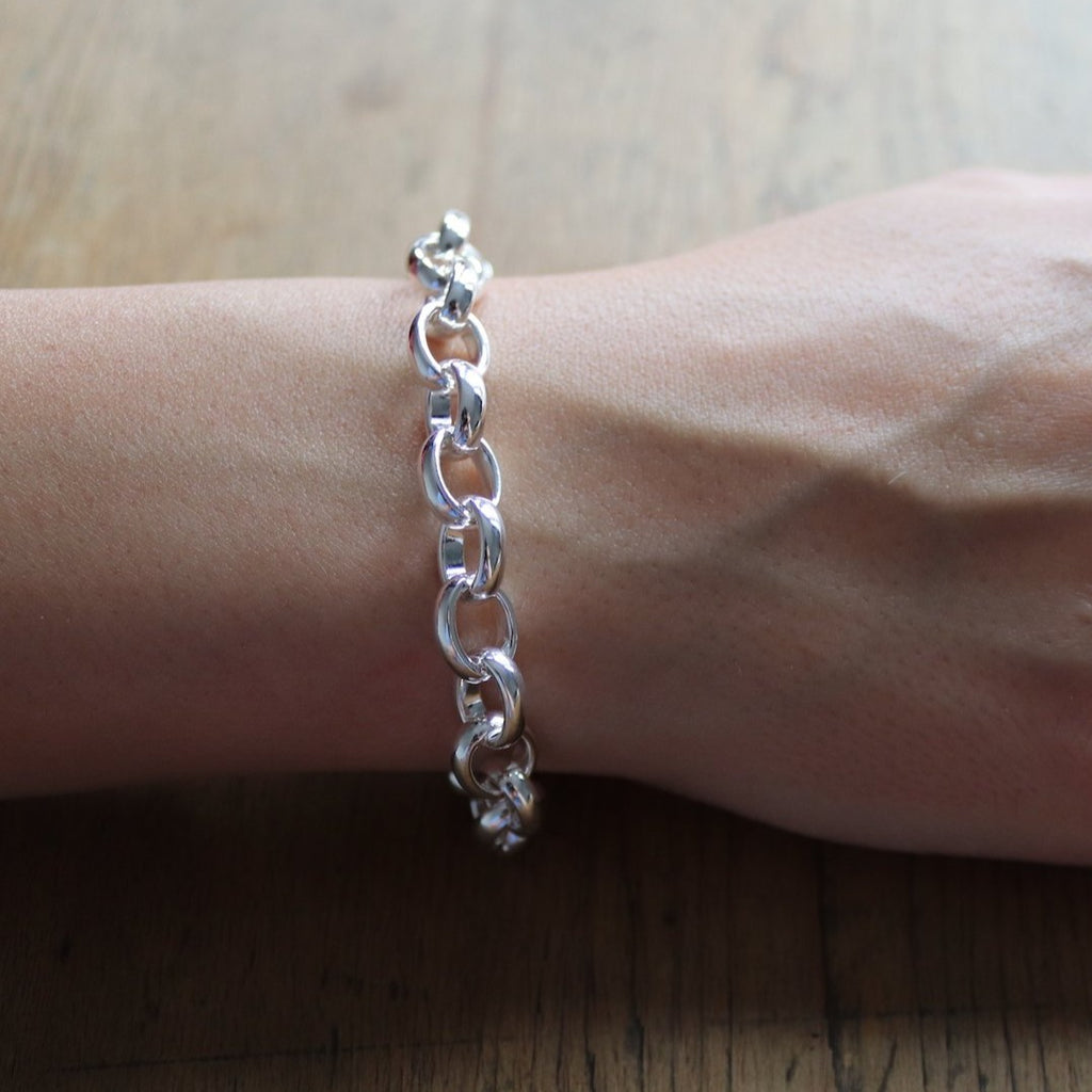 Oval Belcher Bracelet - Aspire Jewellery